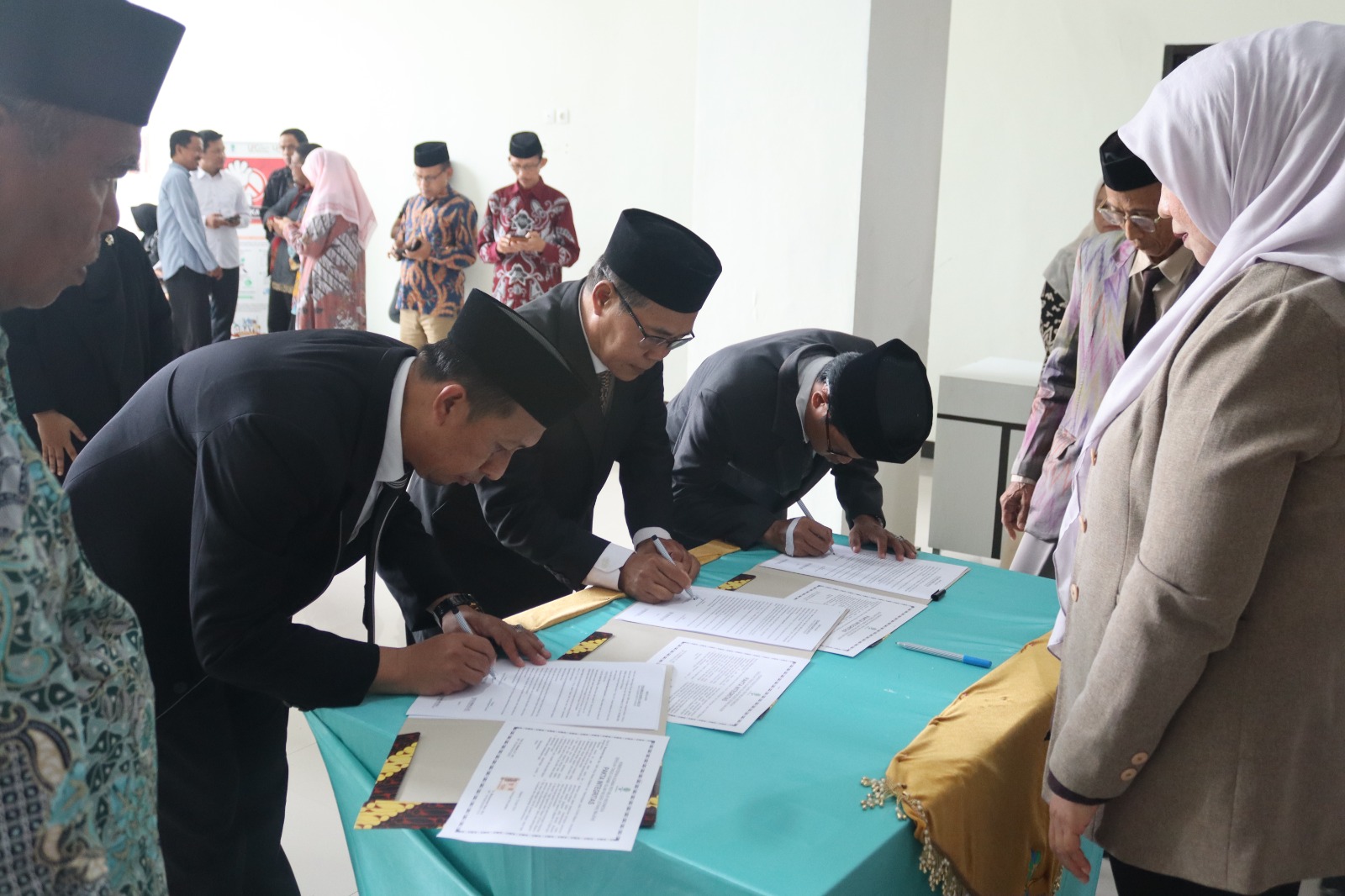 INGIN STAIN MAJENE LEBIH BERDAMPAK, KETUA STAIN MAJENE LANTIK BEBERAPA PEJABAT