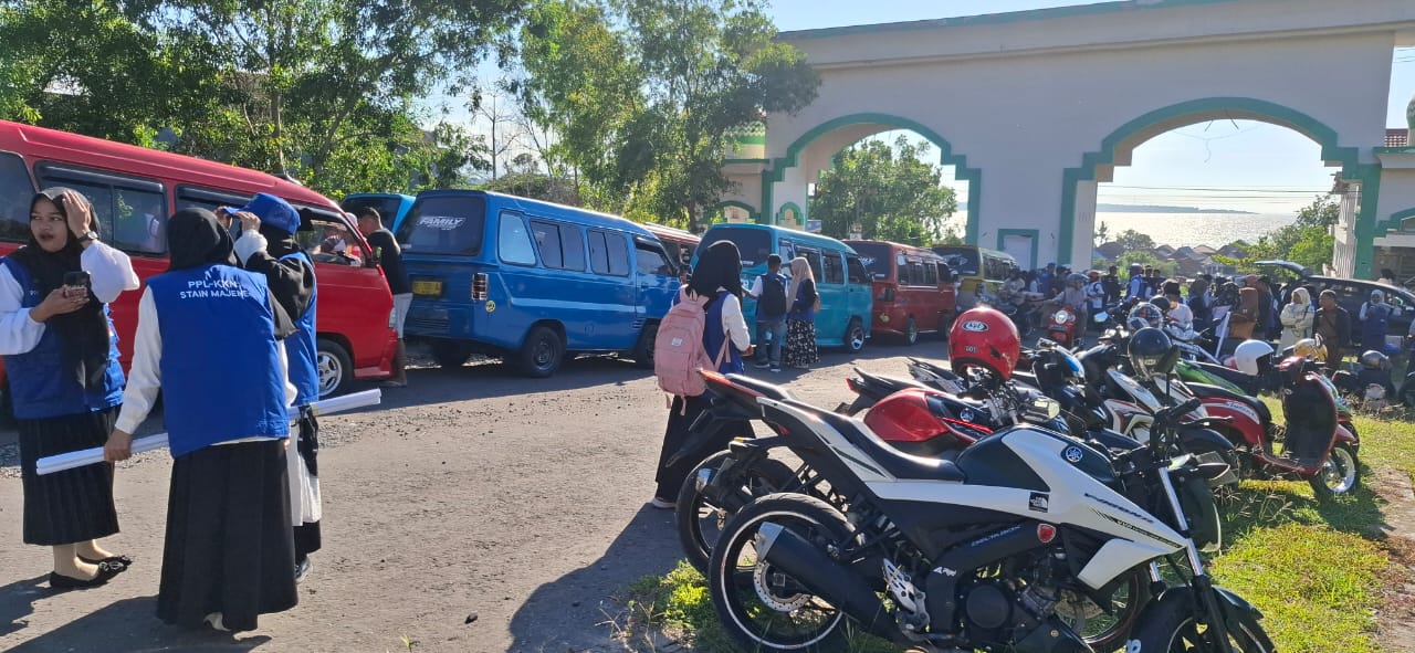 P3M memberangkatkan mahasiswa PPL-KKN Terpadu Lintas Propinsi Tahun 2025